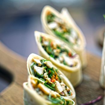 Delicioso wraps de verduras frescas, perfectos para una alimentación saludable